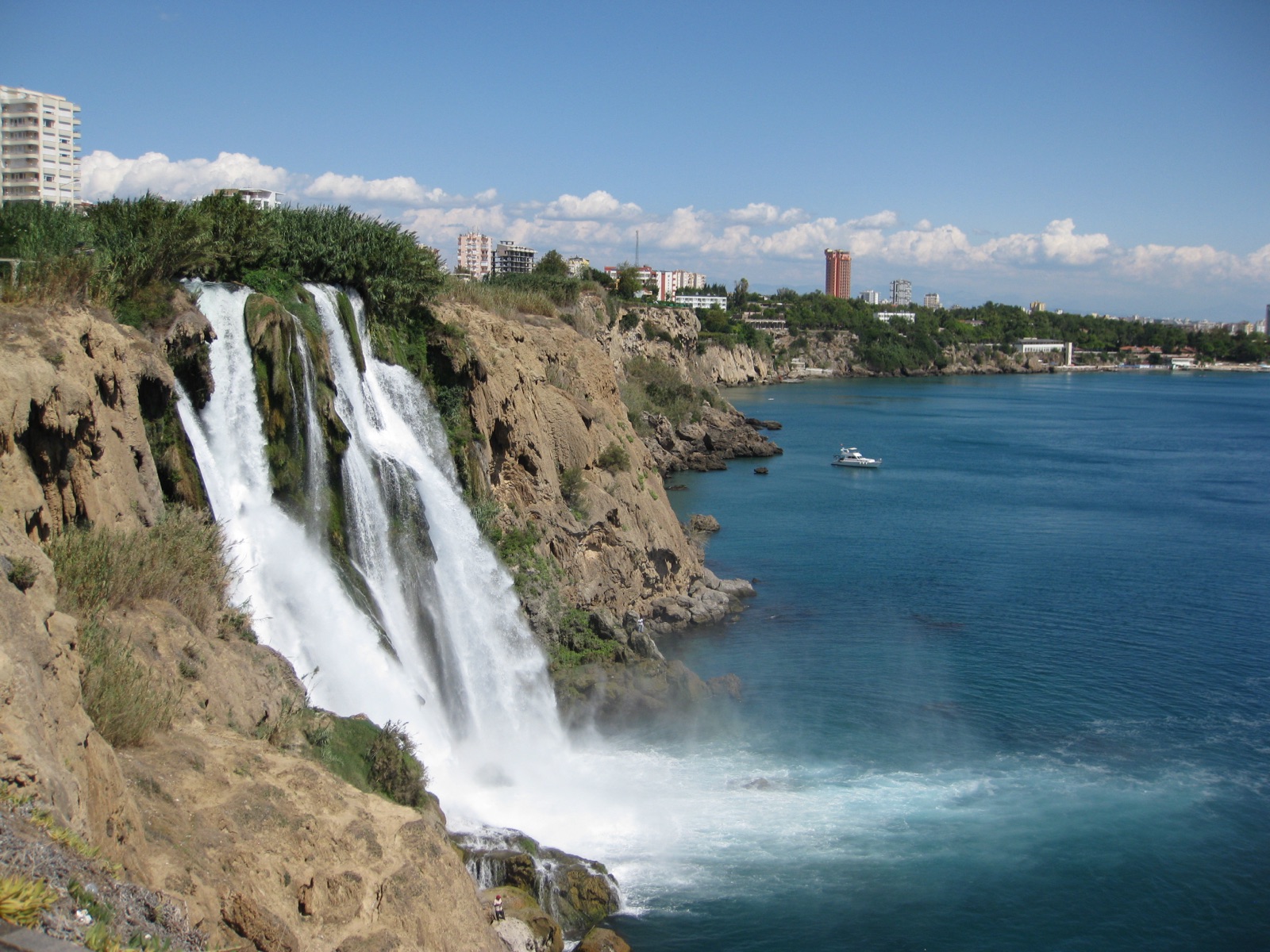Antalya Lara Subesi